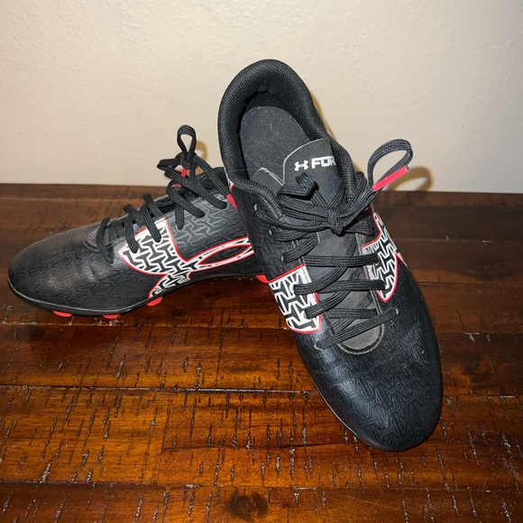 Under Armour soccer cleats - Picture 2 of 6